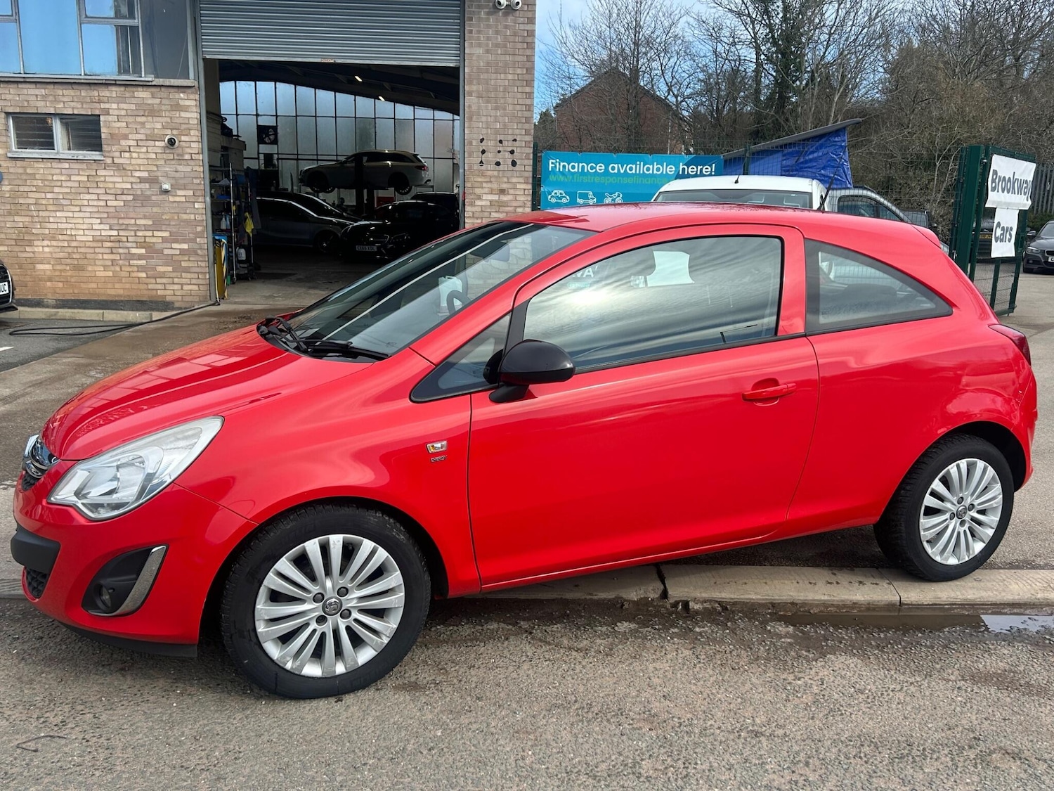 Used Vauxhall Corsa 2013 for sale - 77925579: Photo 2