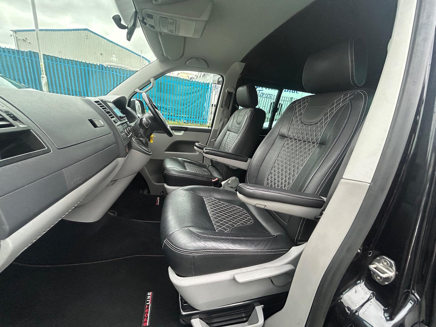 Used Volkswagen Transporter Sportline 2014 for sale - 76573215: Photo 30