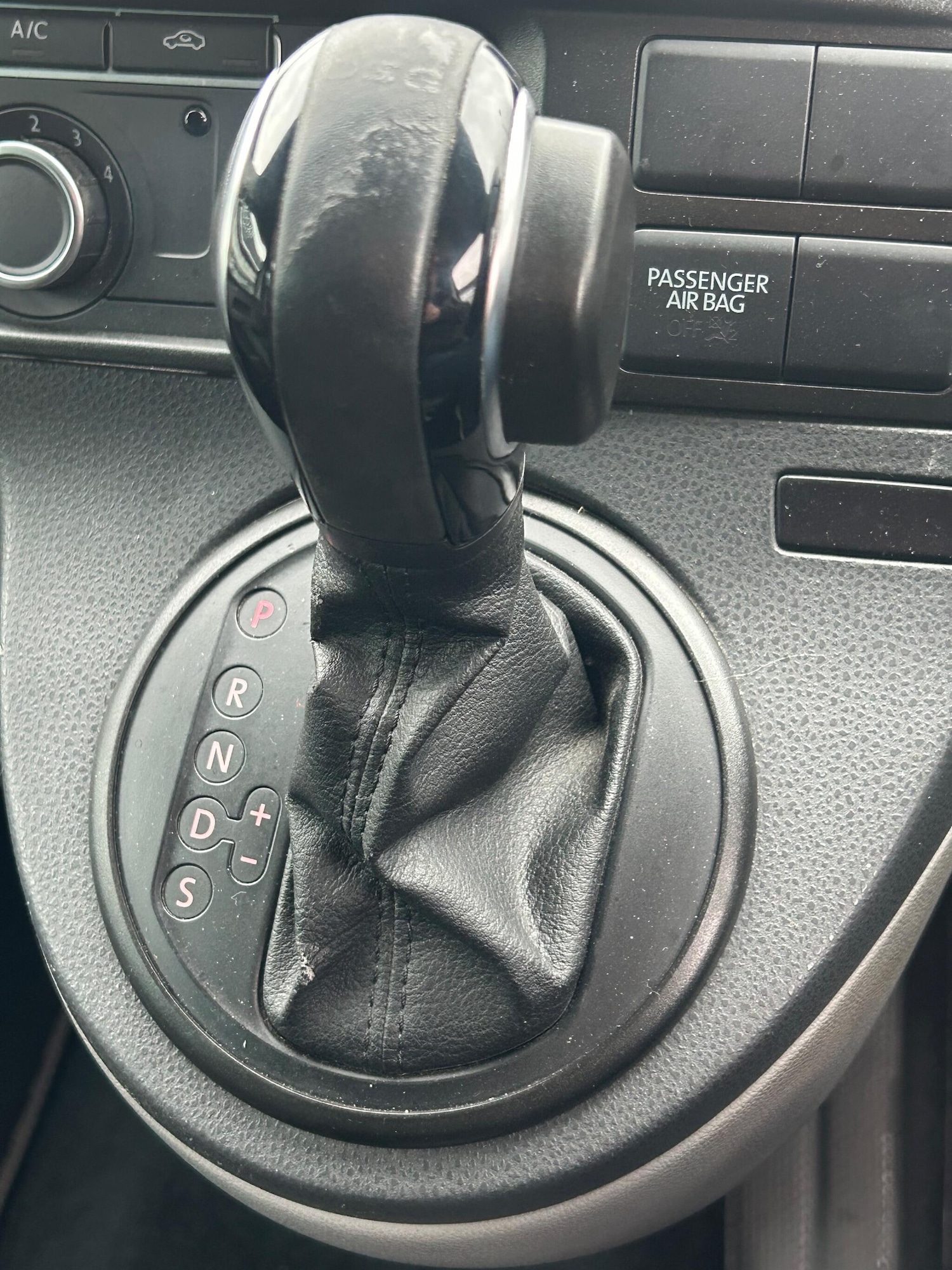 Used Volkswagen Transporter Sportline 2014 for sale - 76573215: Photo 5