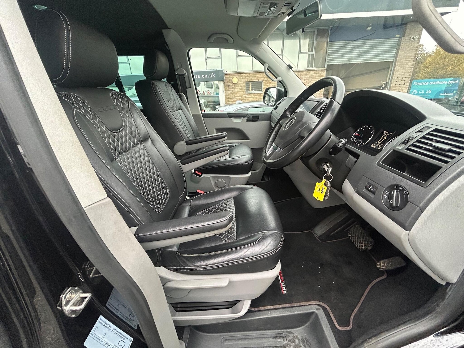 Used Volkswagen Transporter Sportline 2014 for sale - 76573215: Photo 8