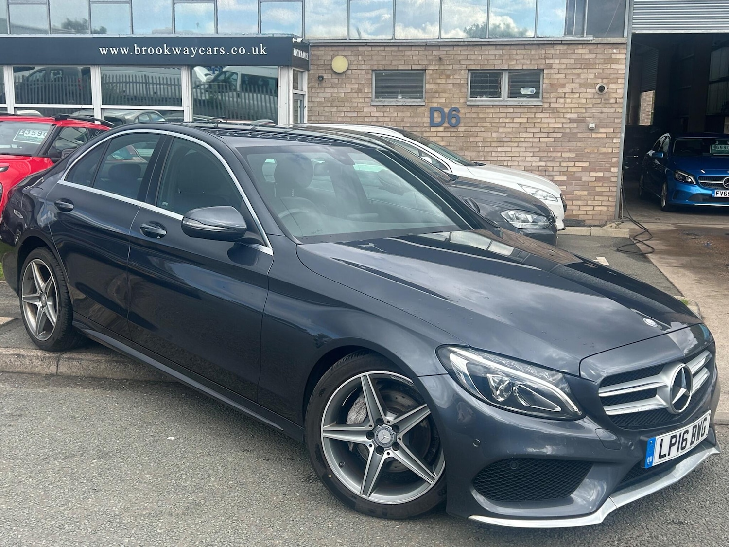 Used Mercedes-Benz C Class 2016 for sale - 75940628: Photo 2