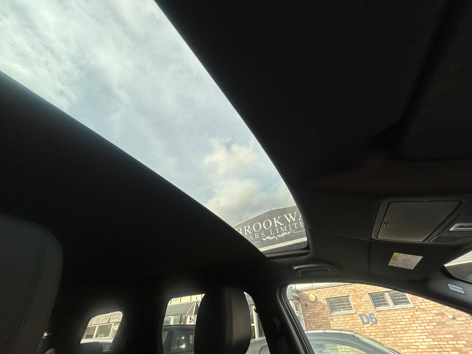 Used Land Rover Discovery Sport 2017 for sale - 78203931: Photo 33