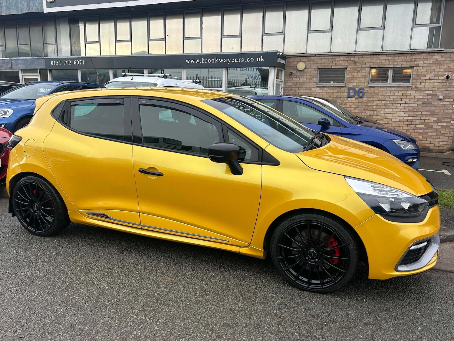 Used Renault Clio 2015 for sale - 77215693: Photo 2