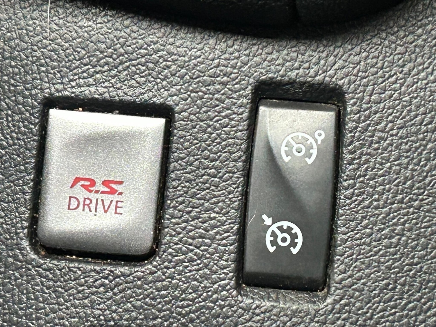 Used Renault Clio 2015 for sale - 77215693: Photo 20