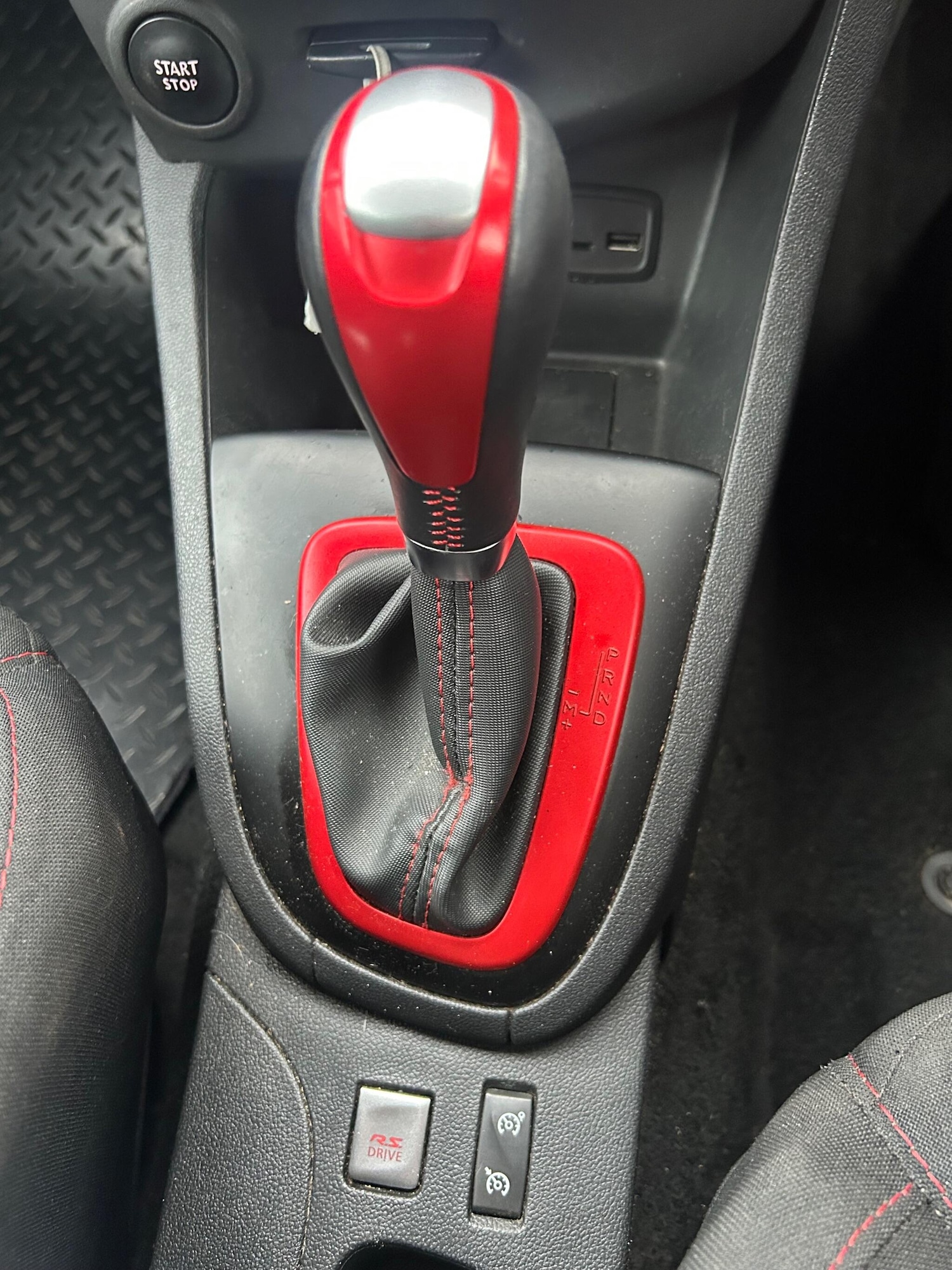 Used Renault Clio 2015 for sale - 77215693: Photo 8