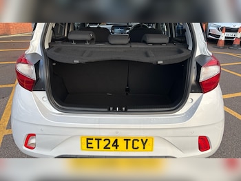 Used Hyundai i10 2024 for sale - 76545219: Photo