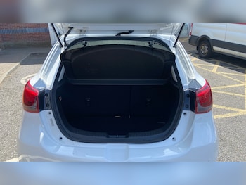 Used Mazda Mazda2 2018 for sale - 75502228: Photo