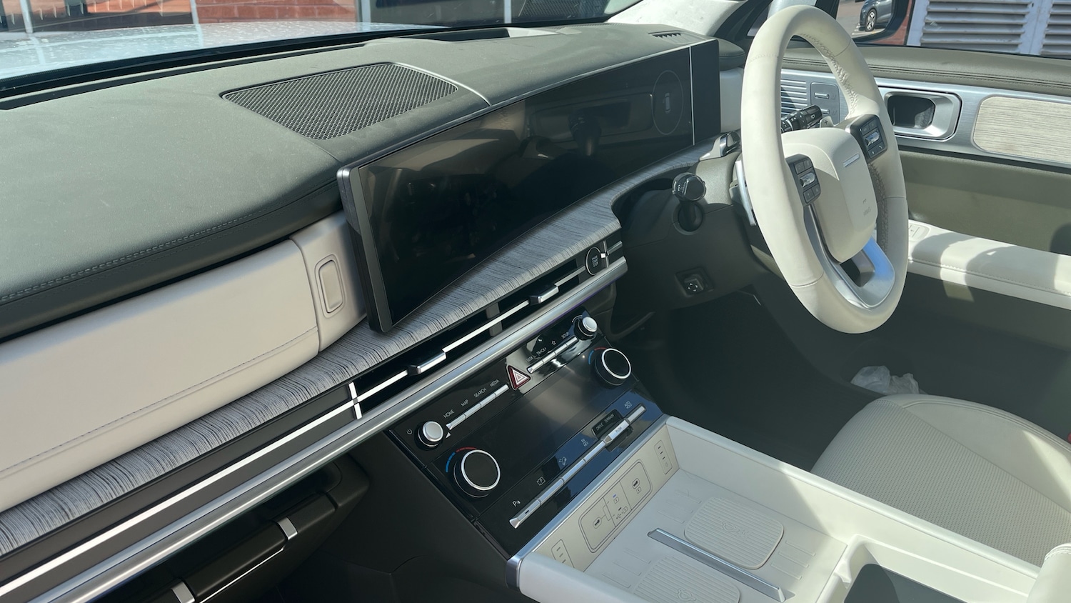 Used Hyundai Santa Fe 2025 for sale - 76835291: Photo 9