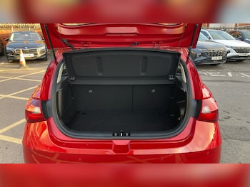 Used Hyundai i20 2023 for sale - 77046144: Photo