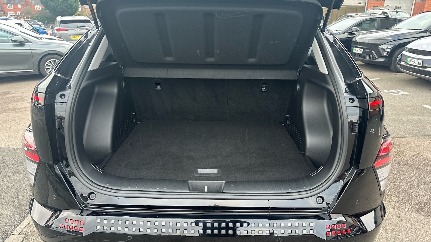 Used Hyundai KONA 2025 for sale - 77088080: Photo 4