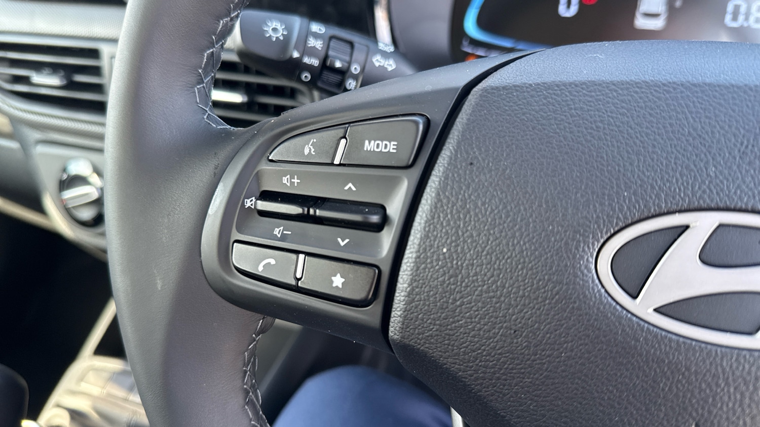 Used Hyundai i10 2025 for sale - 76393435: Photo 32