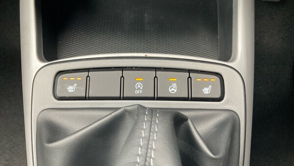 Used Hyundai i10 2023 for sale - 76156544: Photo 30