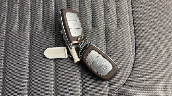 Used Hyundai i10 2023 for sale - 76156544: Photo 41