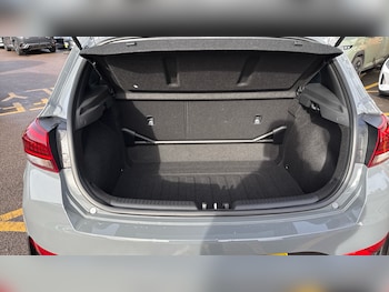 Used Hyundai i30 2022 for sale - 77687355: Photo