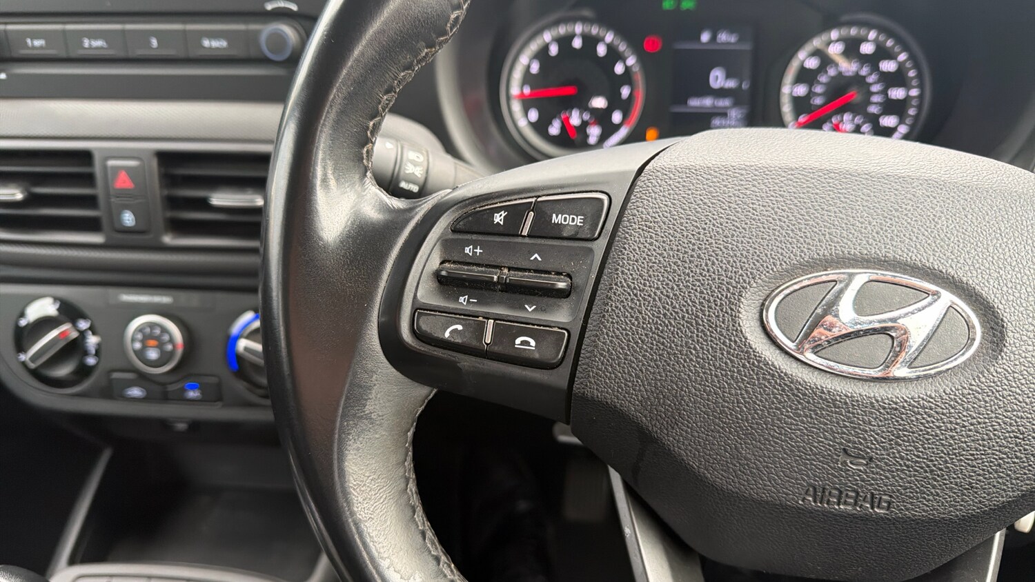 Used Hyundai i10 2023 for sale - 77742475: Photo 23