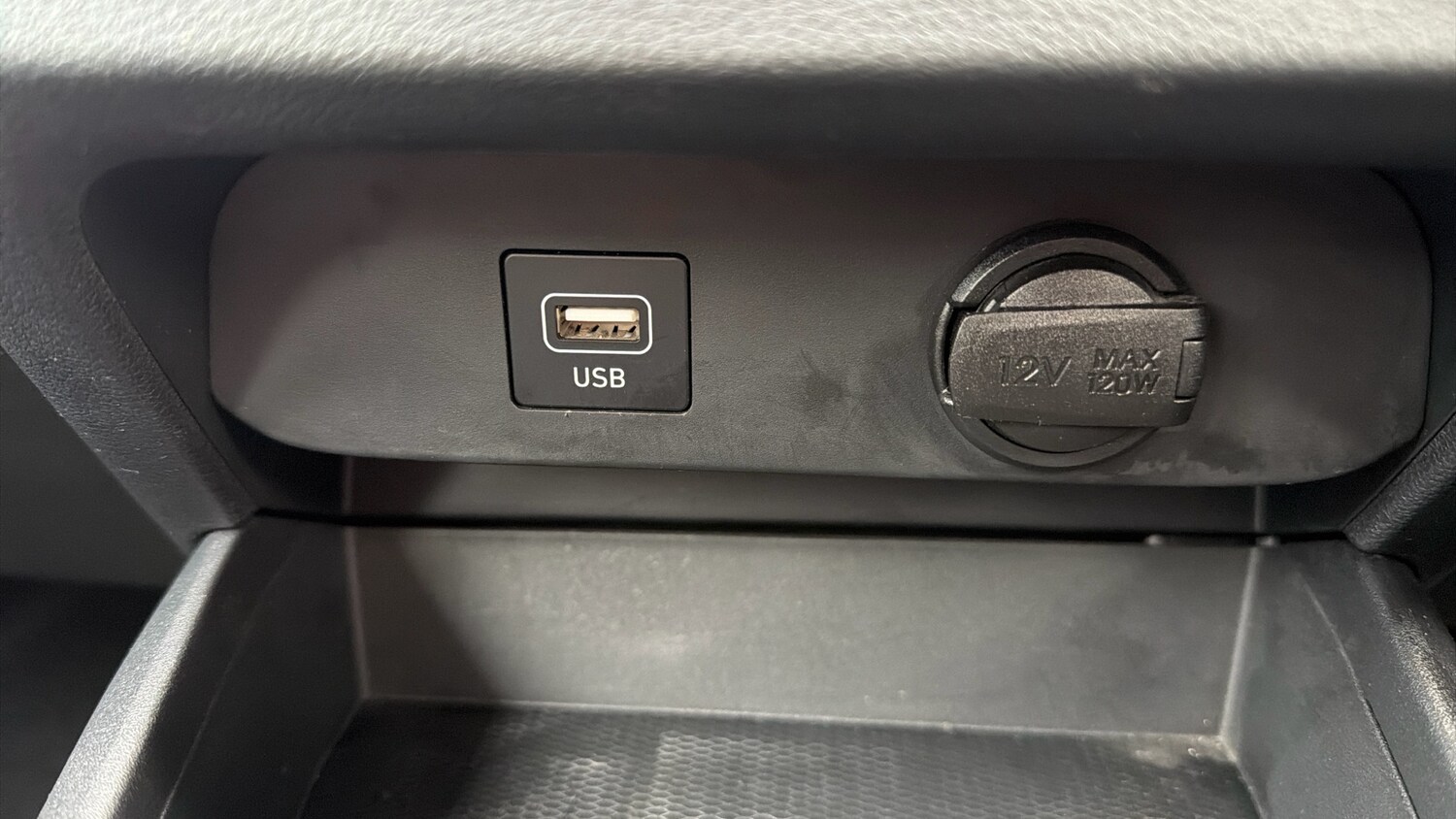 Used Hyundai i10 2023 for sale - 77742475: Photo 27