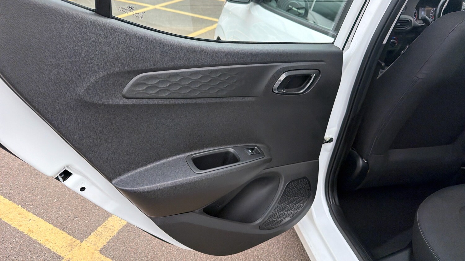 Used Hyundai i10 2023 for sale - 77742475: Photo 38