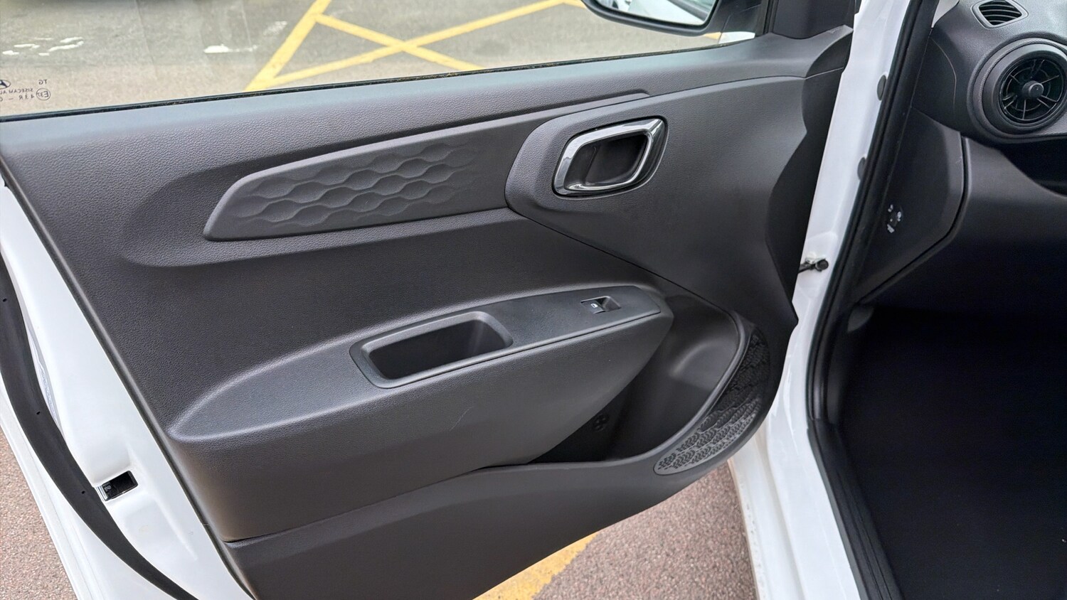 Used Hyundai i10 2023 for sale - 77742475: Photo 39