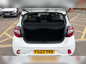 Used Hyundai i10 2023 for sale - 77742475: Photo