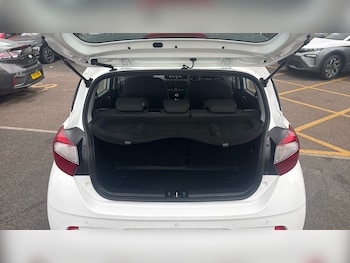 Used Hyundai i10 2023 for sale - 78918061: Photo