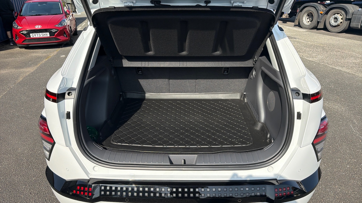 Used Hyundai KONA 2025 for sale - 78176381: Photo 4