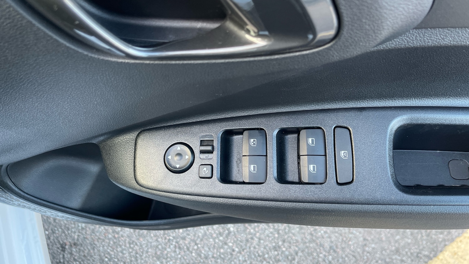 Used Hyundai i10 2024 for sale - 76115732: Photo 25