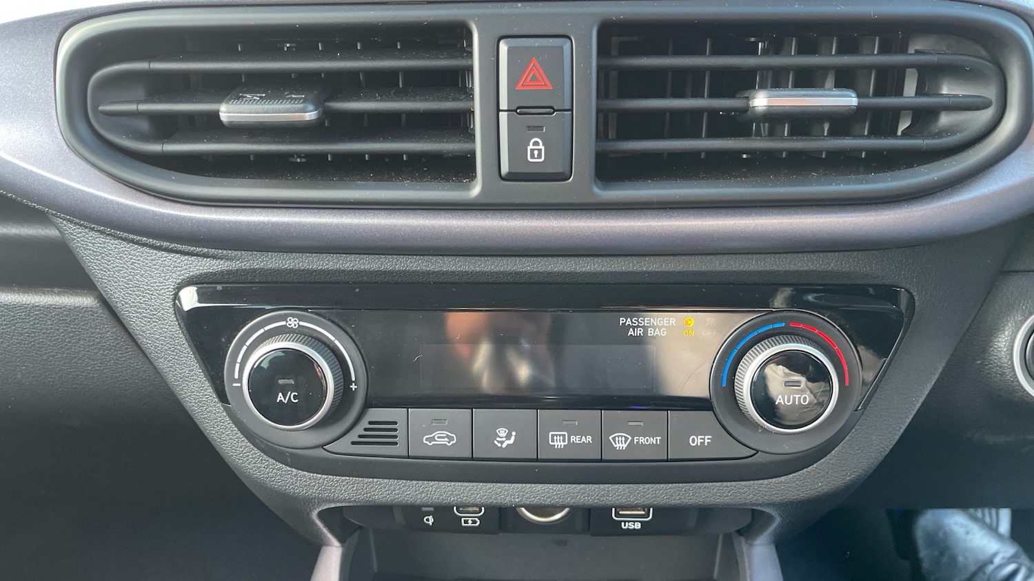 Used Hyundai i10 2024 for sale - 76115732: Photo 34