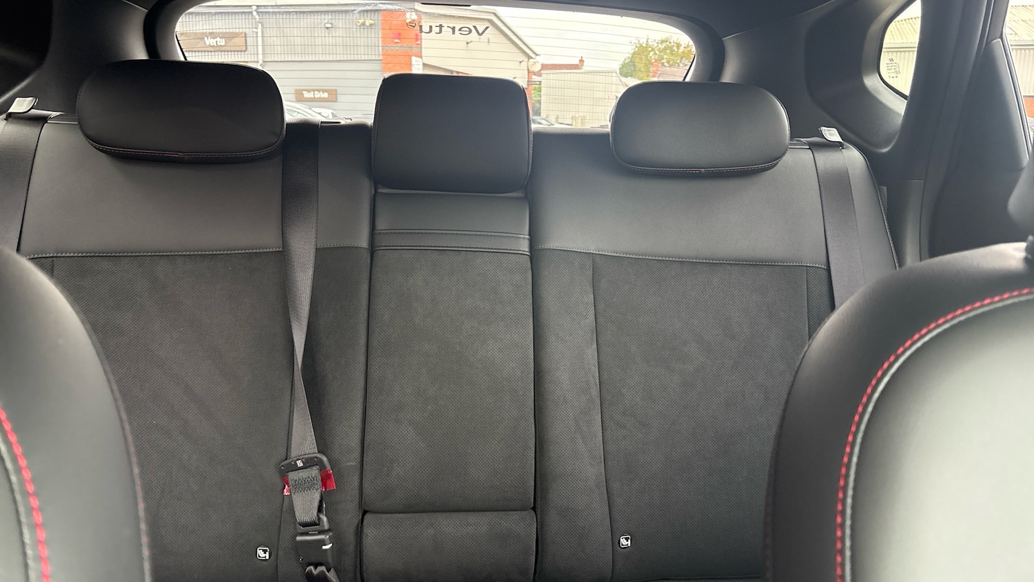 Used Hyundai KONA 2025 for sale - 76891612: Photo 15