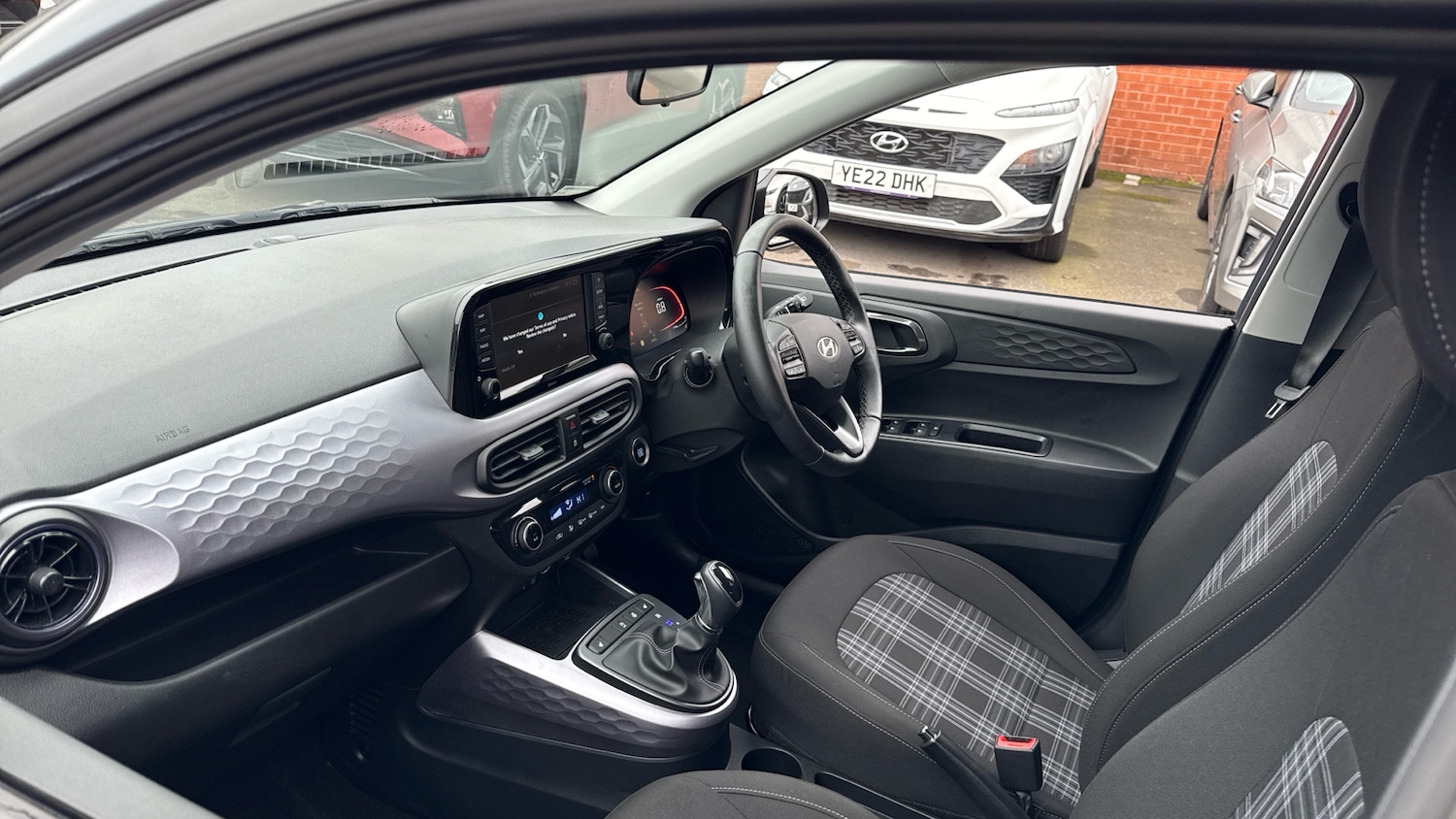 Used Hyundai i10 2024 for sale - 76637581: Photo 9