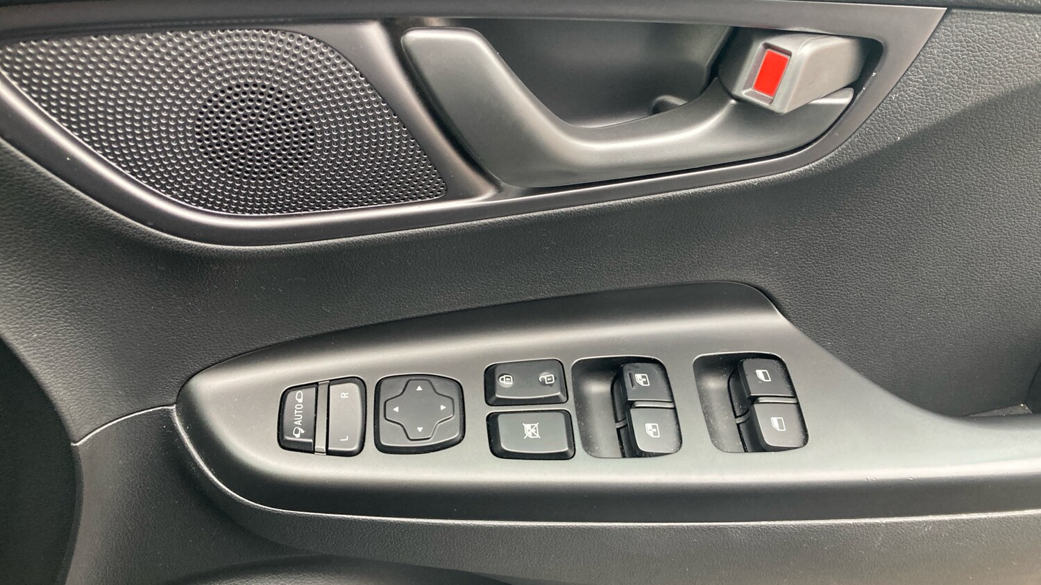 Used Hyundai KONA 2020 for sale - 76908441: Photo 29