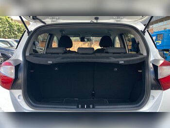 Used Hyundai i10 2024 for sale - 77274782: Photo