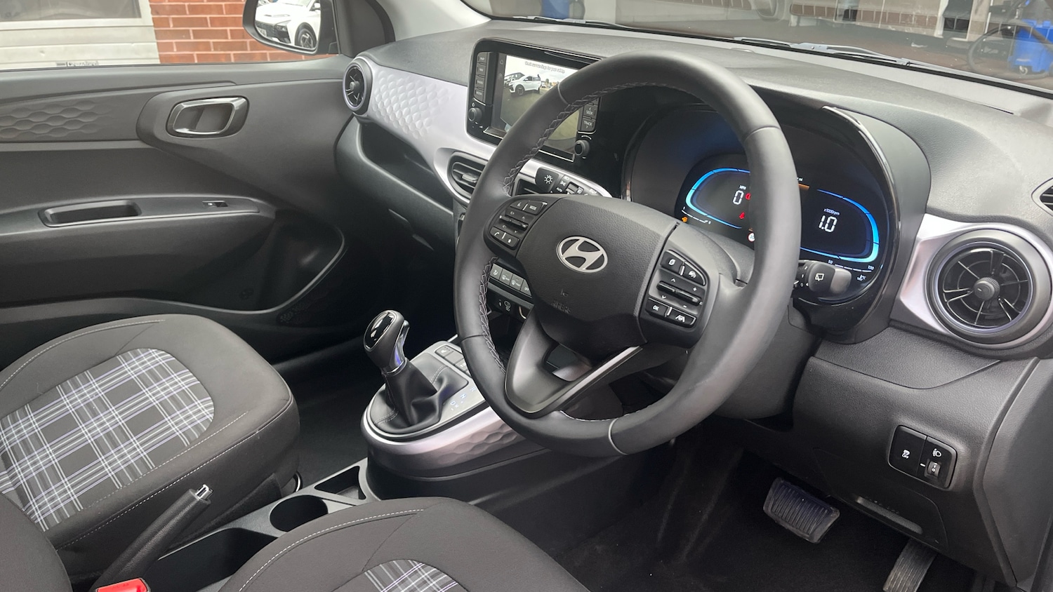 Used Hyundai i10 2024 for sale - 76115734: Photo 11