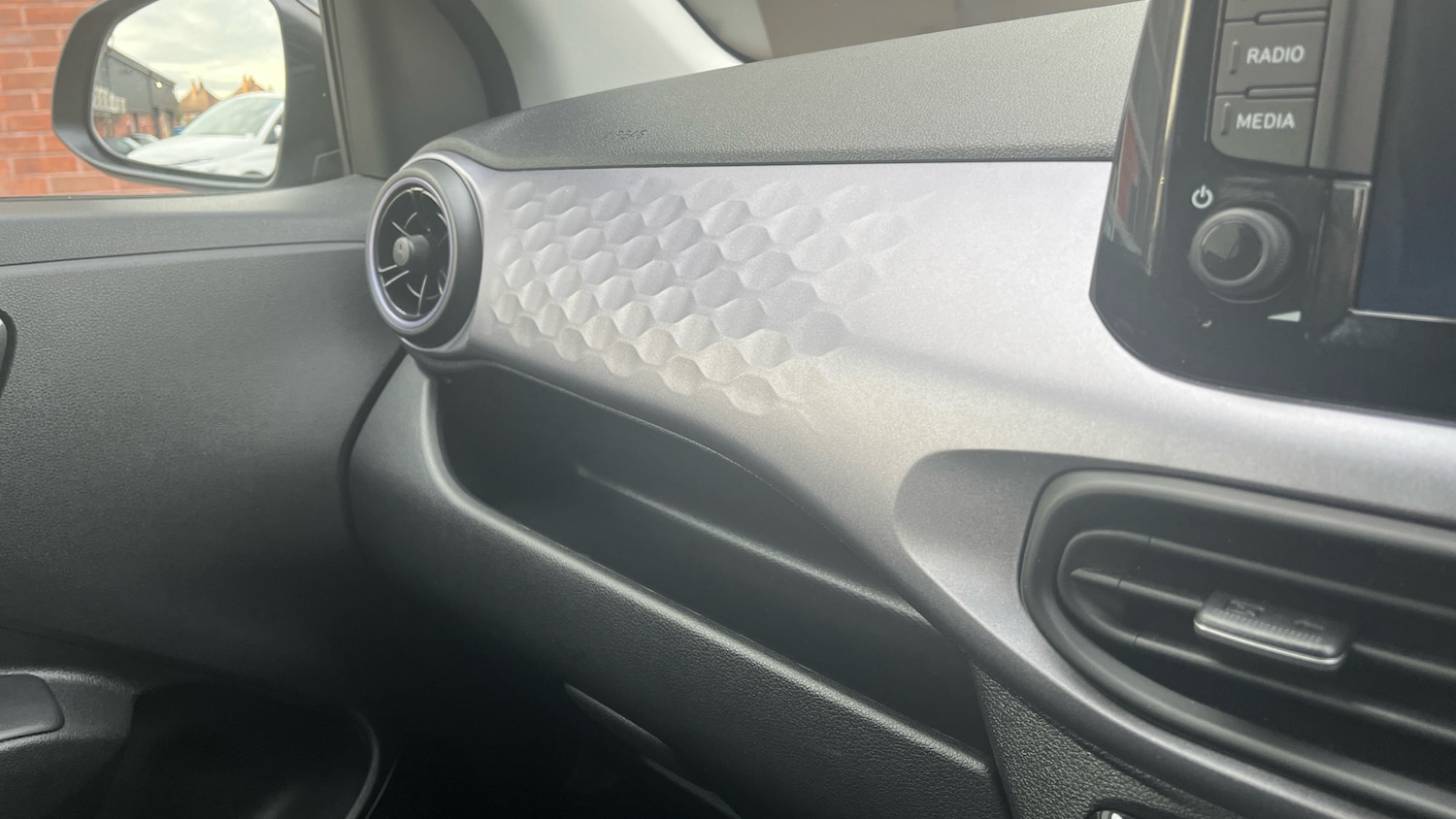 Used Hyundai i10 2024 for sale - 76115734: Photo 28