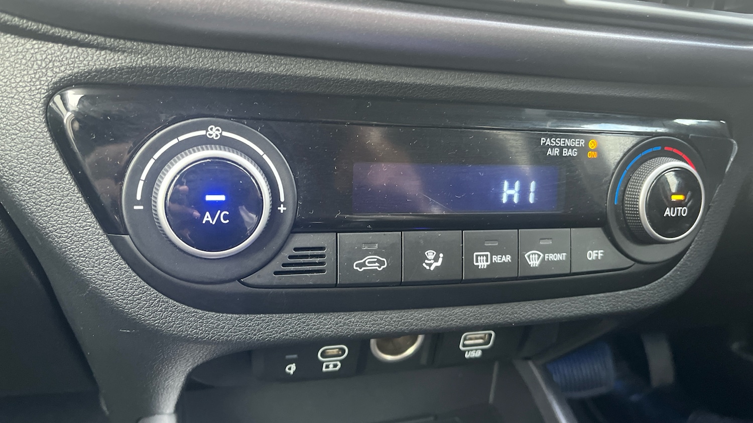 Used Hyundai i10 2024 for sale - 76115734: Photo 33