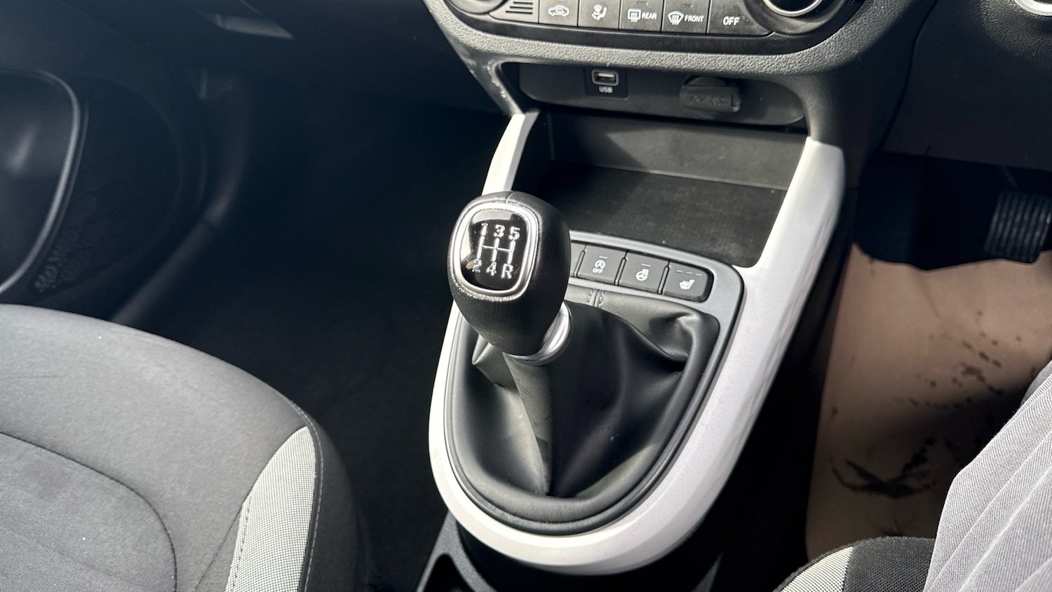 Used Hyundai i10 2023 for sale - 77687369: Photo 13