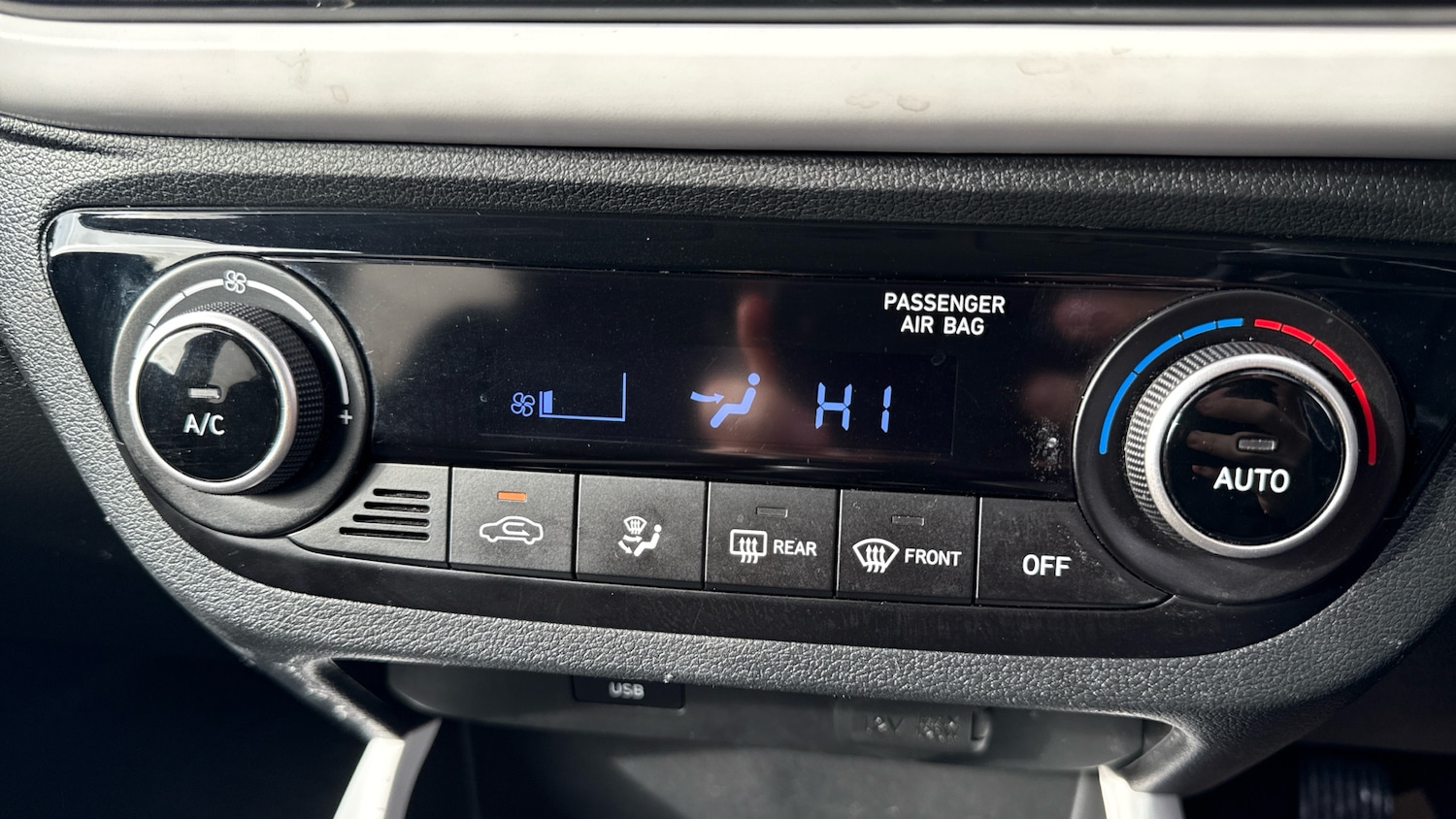 Used Hyundai i10 2023 for sale - 77687369: Photo 22