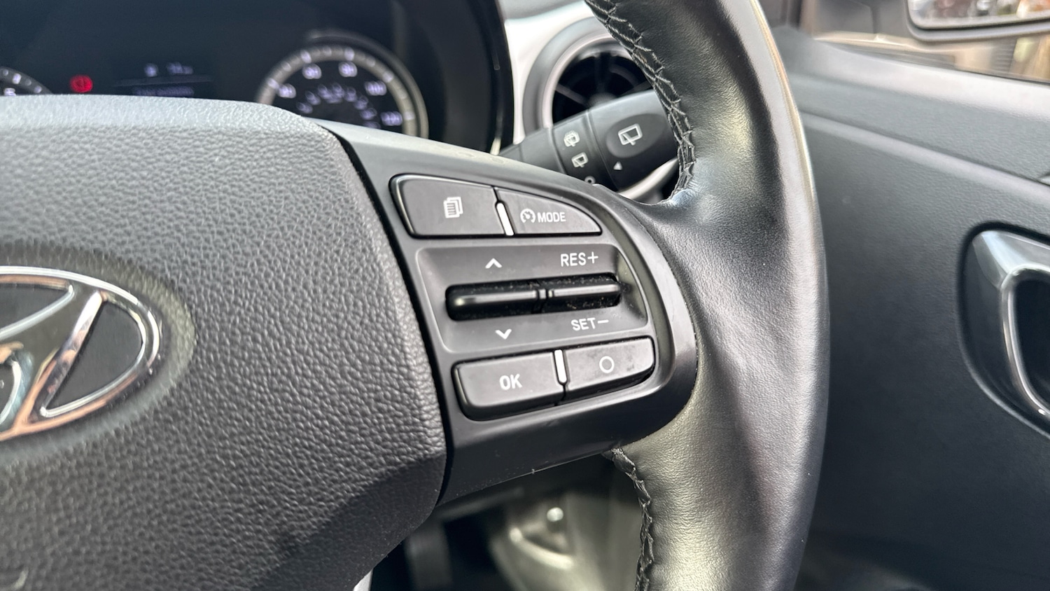 Used Hyundai i10 2023 for sale - 77687369: Photo 27