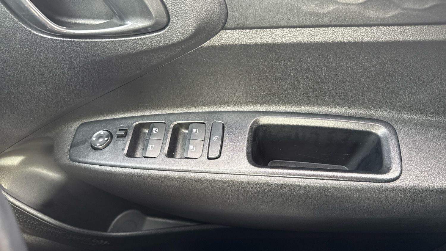 Used Hyundai i10 2023 for sale - 77687369: Photo 28