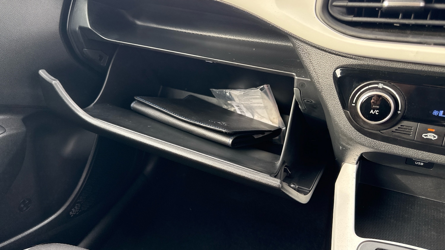 Used Hyundai i10 2023 for sale - 77687369: Photo 32