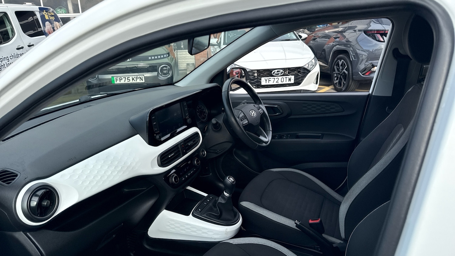 Used Hyundai i10 2023 for sale - 77687369: Photo 9