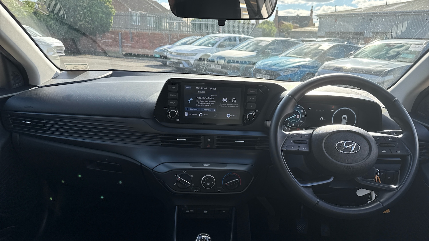 Used Hyundai i20 2023 for sale - 76807383: Photo 10