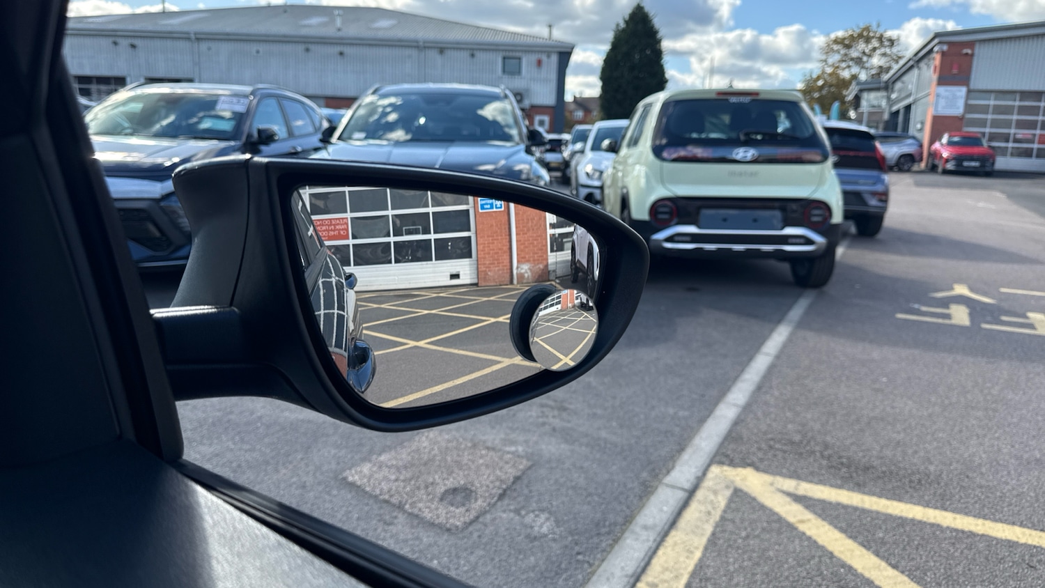 Used Hyundai i20 2023 for sale - 76807383: Photo 31