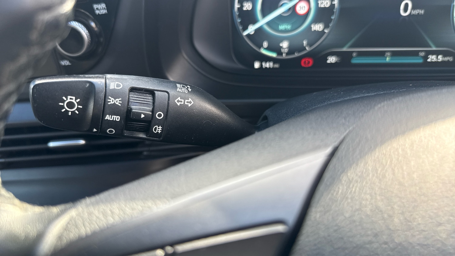 Used Hyundai i20 2023 for sale - 76807383: Photo 39