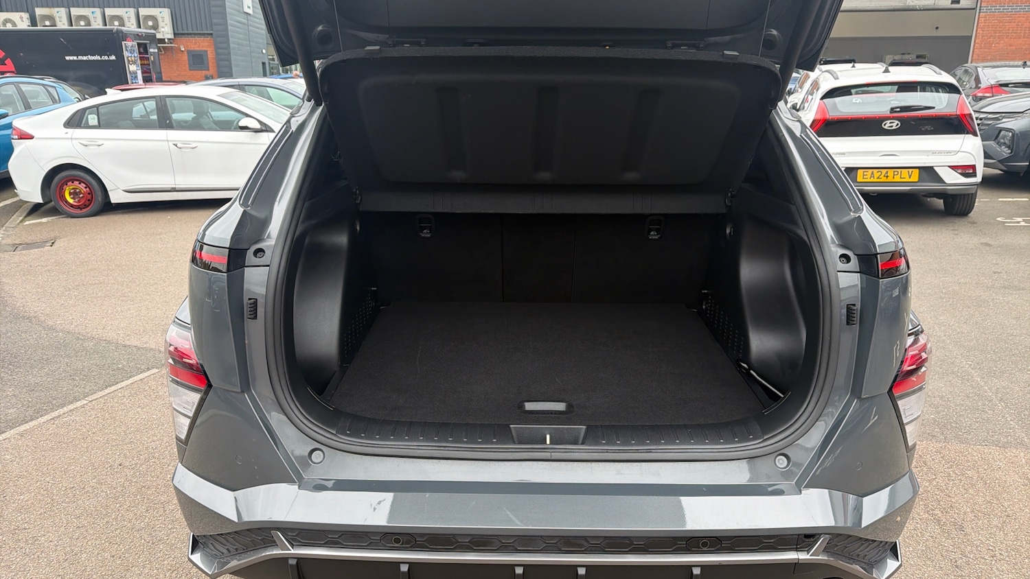 Used Hyundai KONA 2025 for sale - 78097989: Photo 4