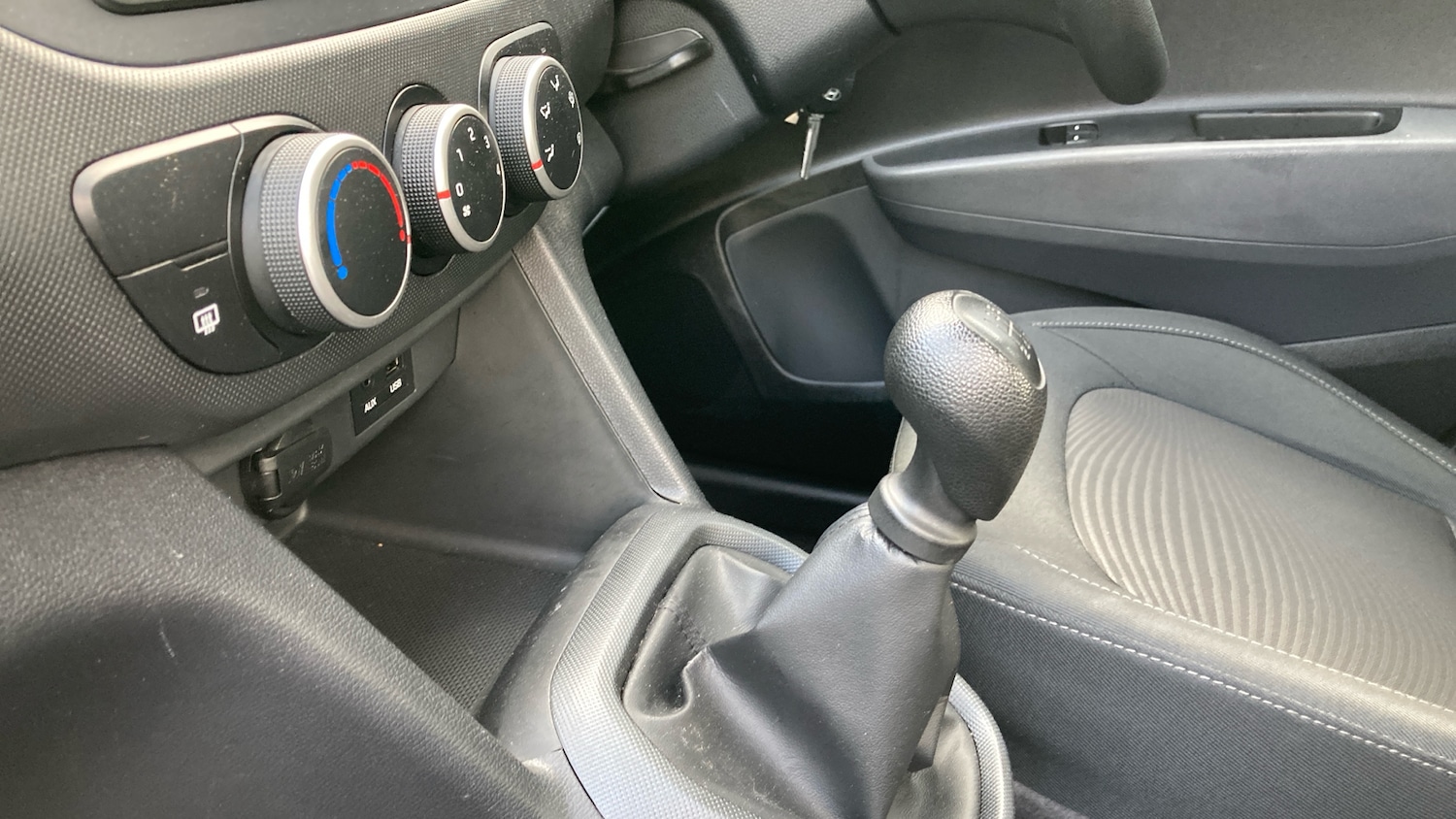 Used Hyundai i10 2019 for sale - 76366259: Photo 13