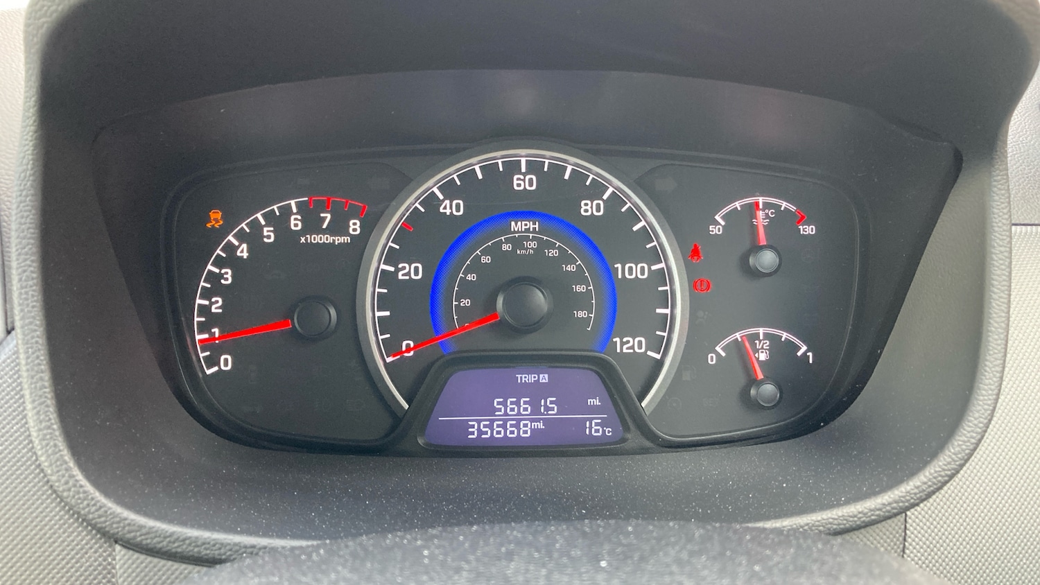 Used Hyundai i10 2019 for sale - 76366259: Photo 18