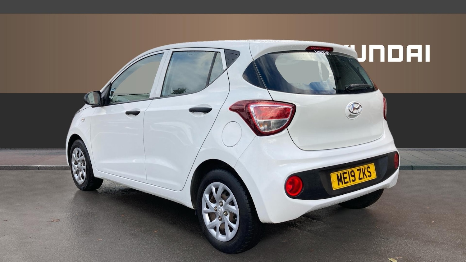 Used Hyundai i10 2019 for sale - 76366259: Photo 2