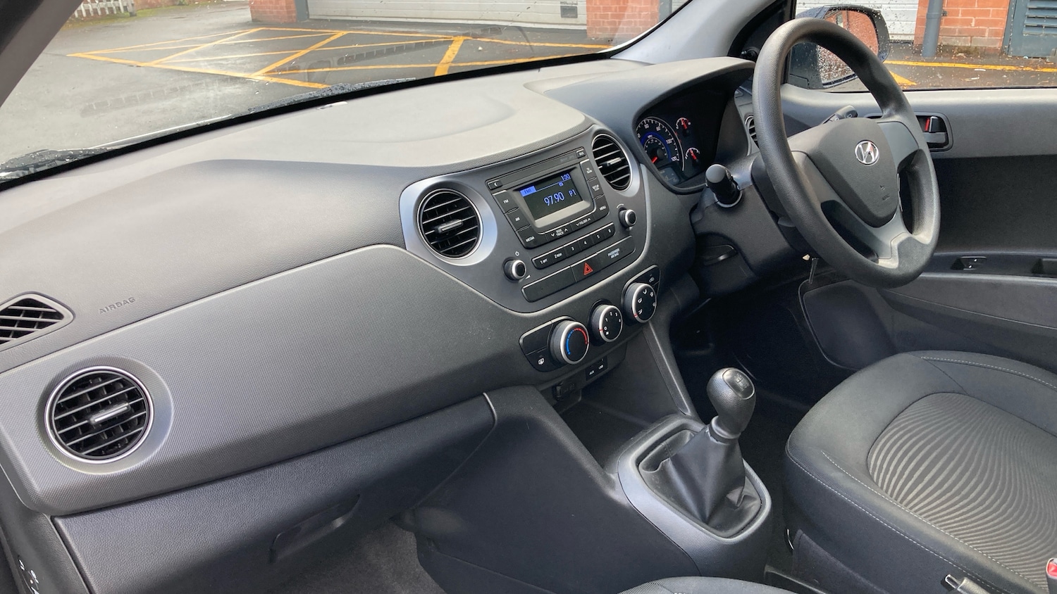 Used Hyundai i10 2019 for sale - 76366259: Photo 9