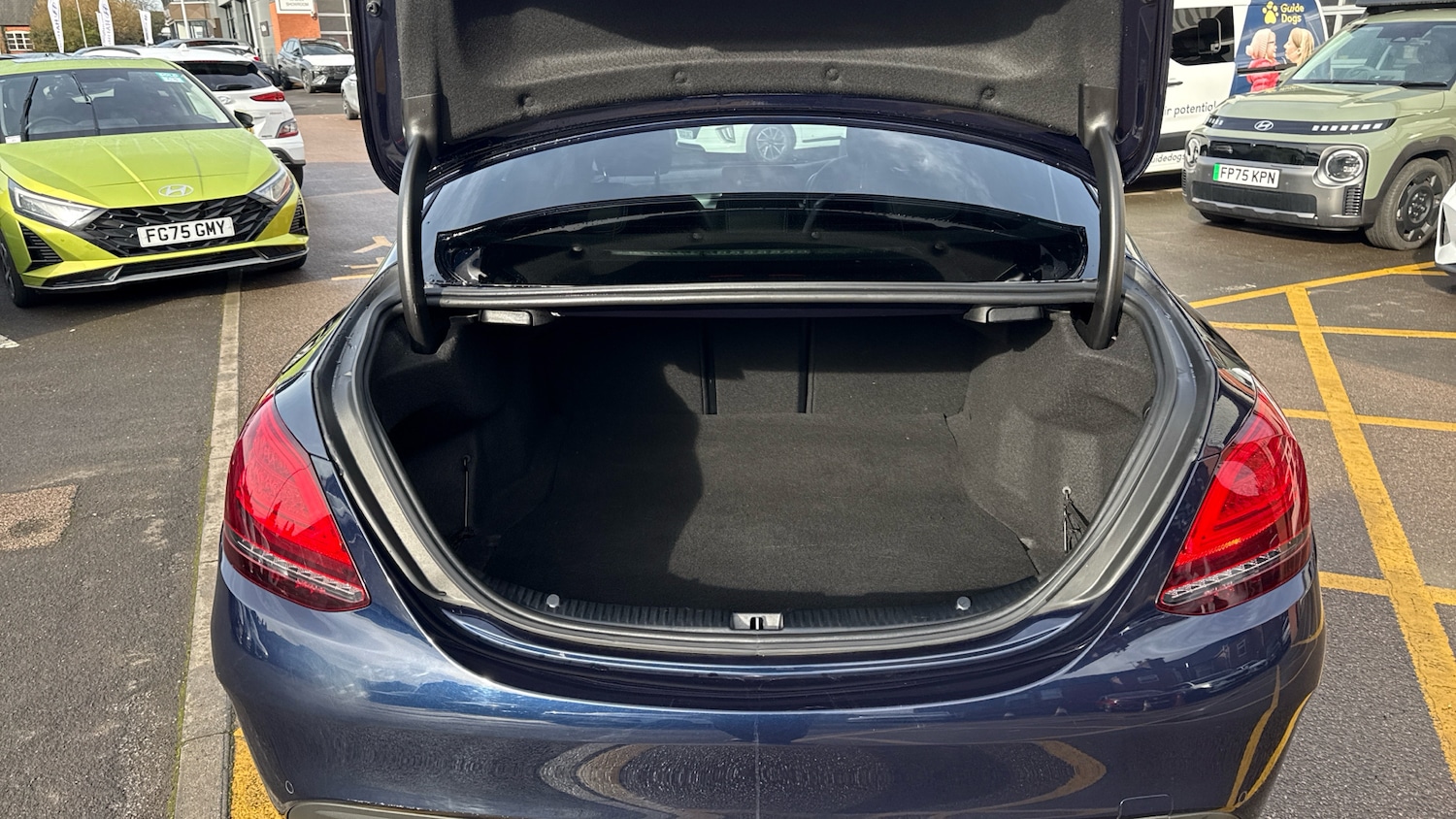 Used Mercedes-Benz C Class 2020 for sale - 77718502: Photo 4