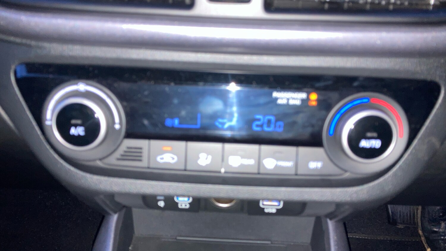 Used Hyundai i10 2024 for sale - 76532090: Photo 24